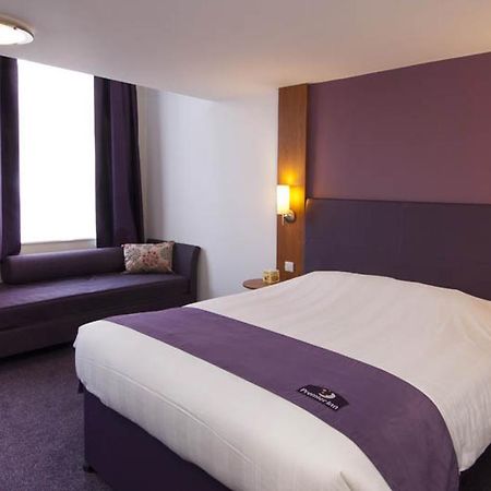 Premier Inn London Hayes, Heathrow Хейс Экстерьер фото