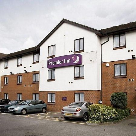Premier Inn London Hayes, Heathrow Хейс Экстерьер фото