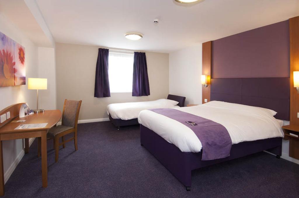 Premier Inn London Hayes, Heathrow Хейс Номер фото