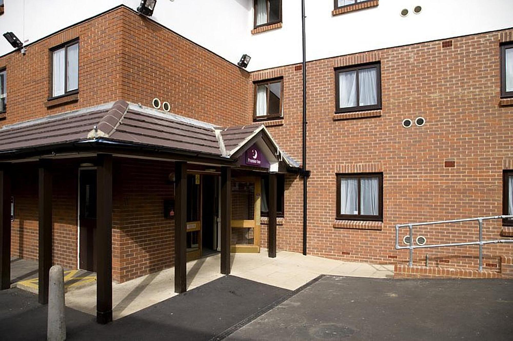Premier Inn London Hayes, Heathrow Хейс Экстерьер фото
