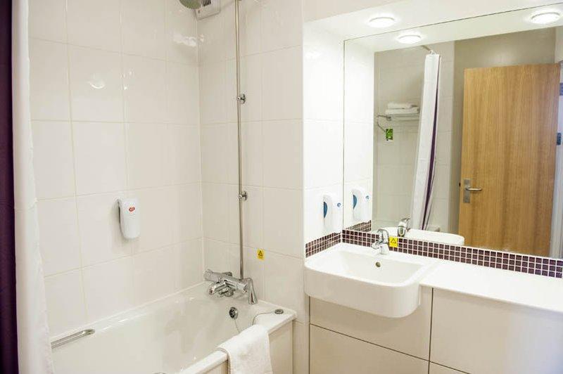 Premier Inn London Hayes, Heathrow Хейс Экстерьер фото